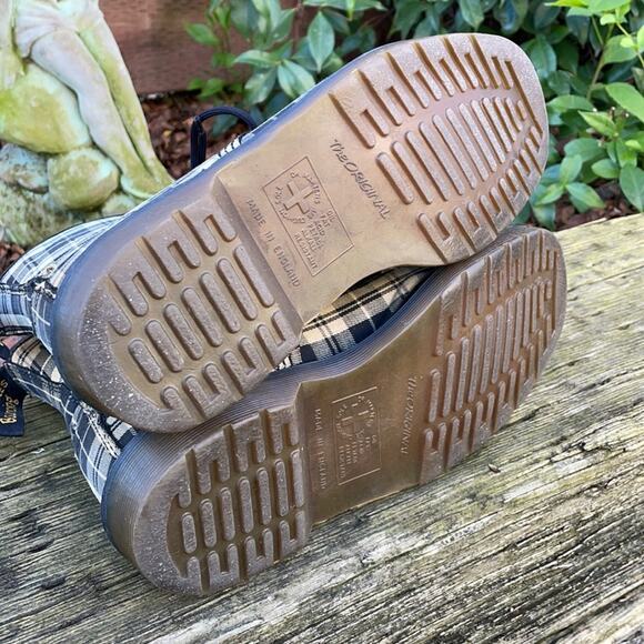 Dr Martens England Plaid Vegetarian Grunge Combat BootsWomen's 8 US 6 UK - Picture 10 of 15